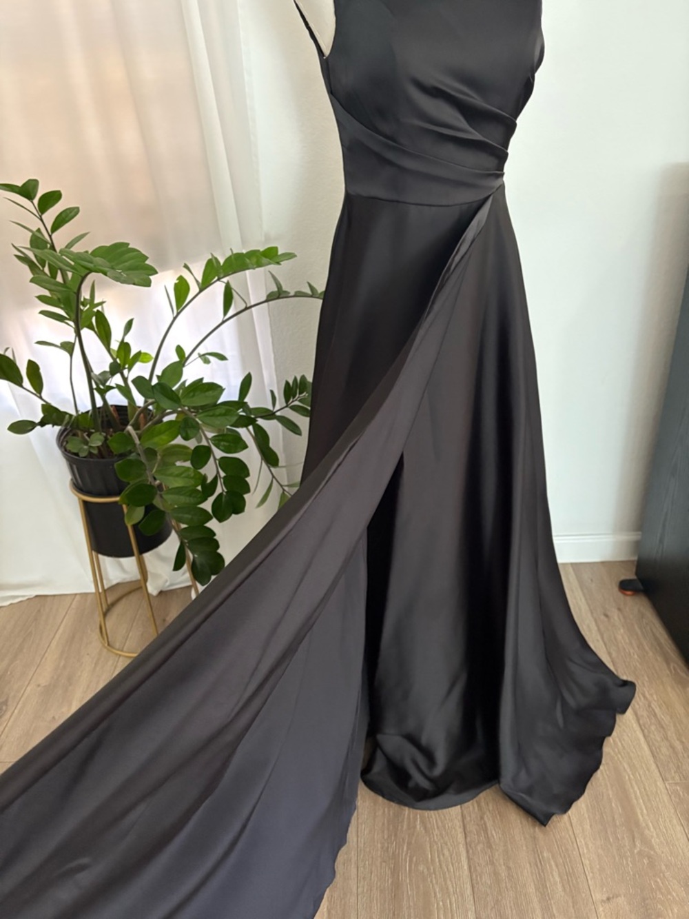 Elegant Black A-Line Evening Dress - Classic Square Neck - Picture 2 of 10